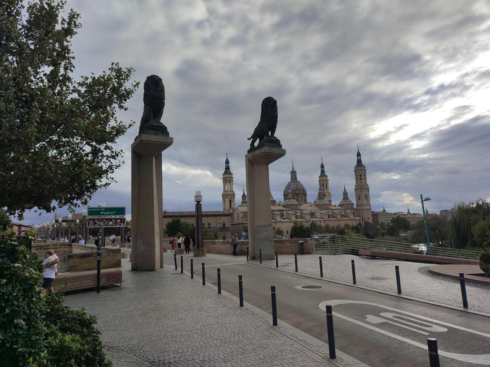 Apartamento Cerca Plaza Pilar サラゴサ エクステリア 写真