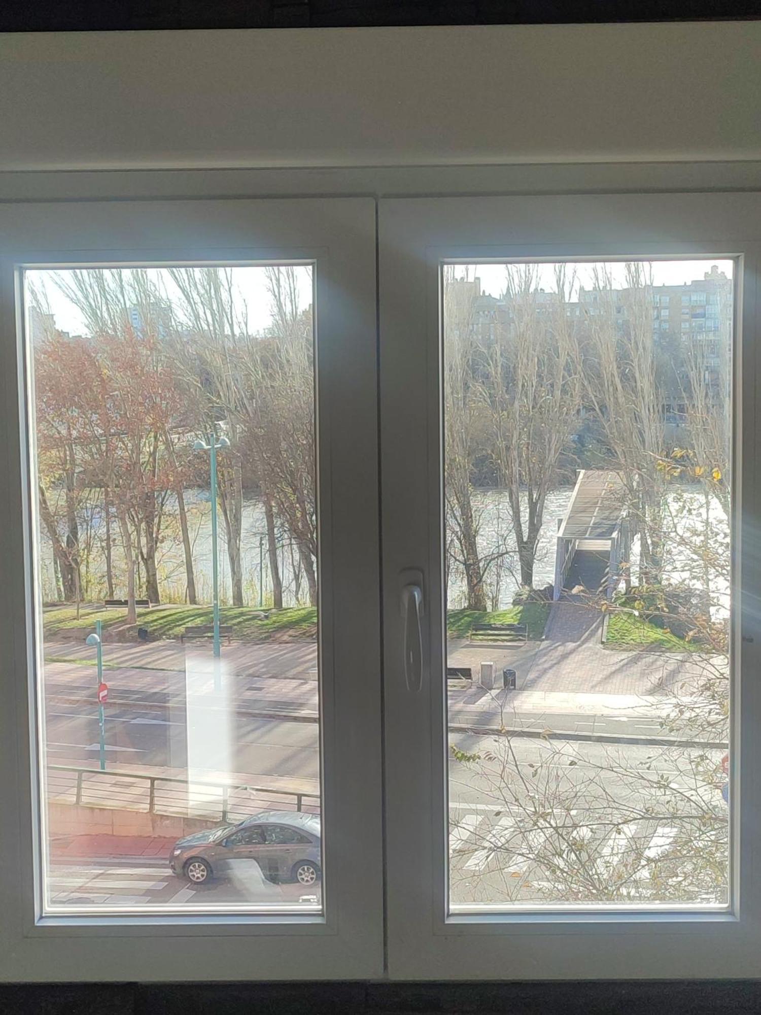 Apartamento Cerca Plaza Pilar サラゴサ エクステリア 写真